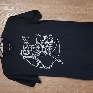 Sailor Moon Boxlunch Outline Unique T-Shirt Size Small, Black
